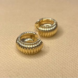 Chubby Ribber Gold Tone Hoops